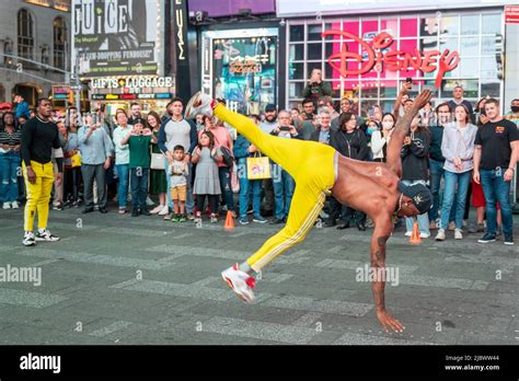 Street dance in times square Stock Photo - Alamy