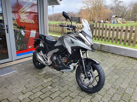 Neumotorrad Honda NC750X DCT 9 400 00 EUR