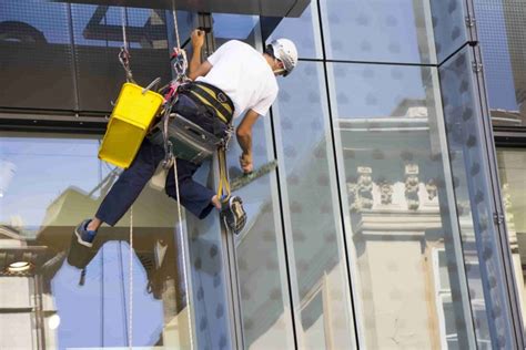 Le Lavage De Vitres Par Une Entreprise De Propret