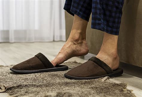 House Slippers For Men - What Shoes Should Men Wear At Home?