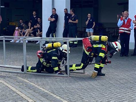 KFV Ak De Feuerwehren Zeigen Ihr Portfolio Bei Der Abnahme Des