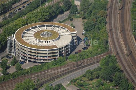 Stuttgart Aus Der Vogelperspektive Blick Auf Ein Parkhaus In Stuttgart