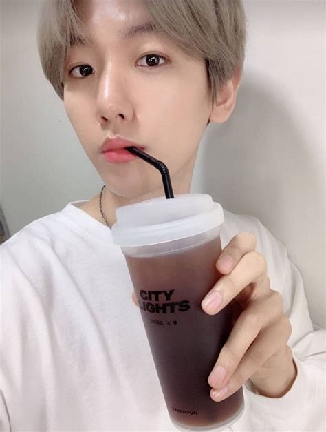 Pin Di Baekhyun🖤 Su Exo Baekhyunnie Sfondi Per Iphone Sfondi Iphone