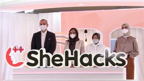 Indosat Luncurkan Program Inovasi Teknologi Untuk Perempuan SheHacks