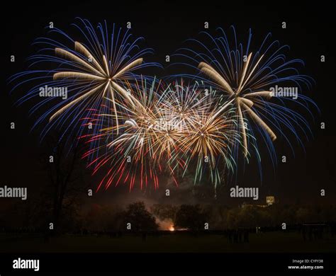 Multi burst fireworks hi-res stock photography and images - Alamy