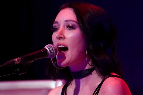 Story Behind The Song Aubrie Sellers People Talking