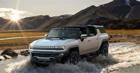 Best Hummer Accessories | AutoGuide.com