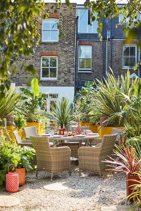 Gravel Patio Ideas Chic Ways To Style Stony Outdoor Living Spaces