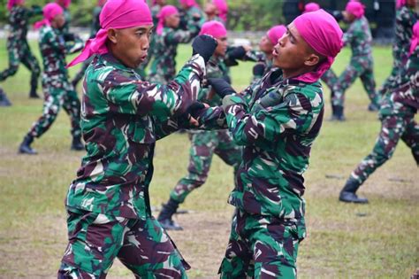 Prajurit Pasmar 3 Tampil Penuh Semangat Pada Penilaian Lomba Haka Haka