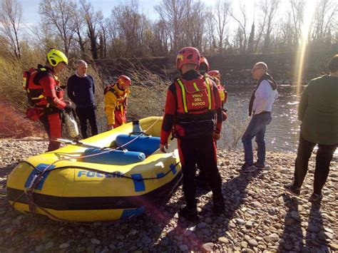 Pizzighettone Si Lancia Dal Ponte Sul Fiume Adda Muore Enne Prima