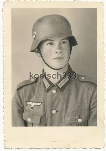 Foto Stahlhelm Portrait Soldat Der Wehrmacht Mit M Helm Eur