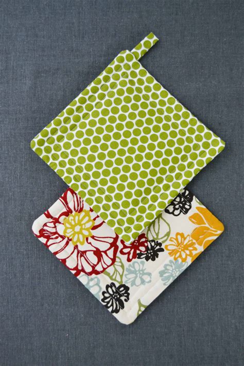 Potholder Tutorial Thats Easy Peasy For Beginners Mary Martha Mama