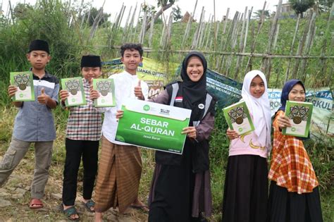 Izi Sebarkan Al Quran Untuk Madrasah Dan Masjid Di Jawa Barat