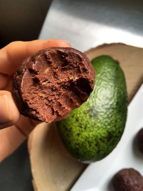 Avocado Truffles 🥑 Melt 70 Gr 55 Cocoa Dark Chocolate With 1 4 Tsp Coconut Oil Mash 1 Small