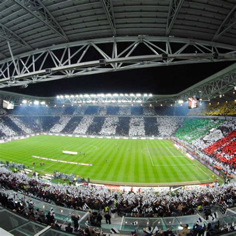 Cori Razzisti Chiusa Per Un Turno La Curva Della Juventus Giornale