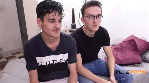 Scharfer interracial dreier für amateur schätzchen Paris Sie wird