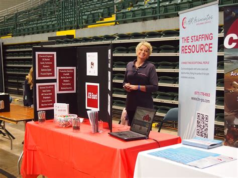 5 Ways To Stand Out At A Career Fair Artofit