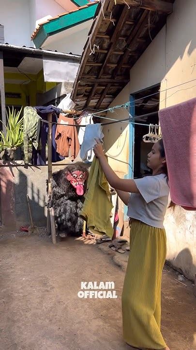 Ngakak 🤣 Prank Grandong Lagi Jemur Baju Hampir Dikejar Cewek Cantik