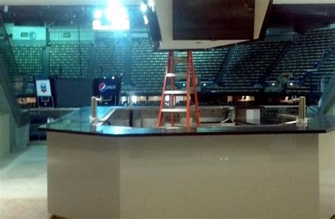 peeking     orleans arena bourbonstreetshotscom