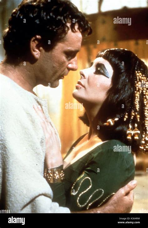 Elizabeth Taylor Richard Burton Cleopatra Hi Res Stock Photography And