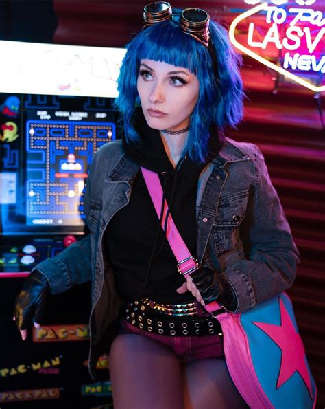 Ramona Flowers by Rolyat : r/cosplaygirls