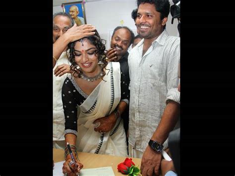 Aashiq Abu | Rima Kallingal | Wedlock | Register Marriage | Pictures ...