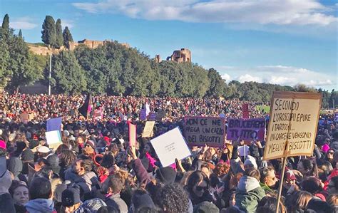 Novembre Marea Fucsia Non Solo Per Le Donne Cori Pro Palestina E