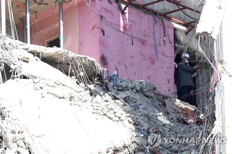 안전사고 우려에 중단된 광주 붕괴사고 구조·수색 연합뉴스