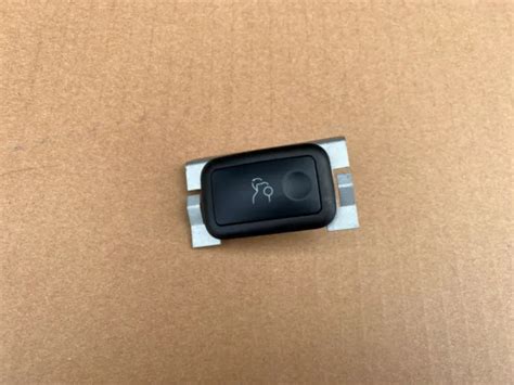 Mercedes Benz C63 Amg W204 Boot Release Button Switch A2048707051 £20