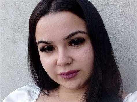EvieRayy Black Haired Babe Webcam SexCamDB
