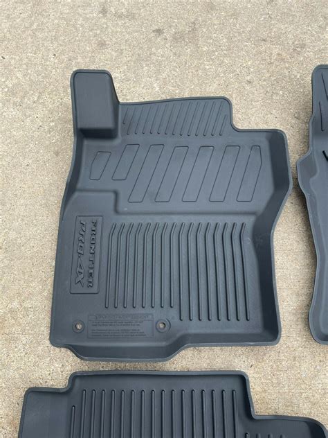 New Oem Nissan Frontier Molded High Wall Floor Mats Crew