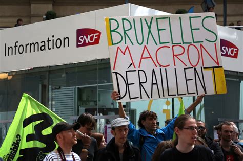 R Forme De La Sncf Emmanuel Macron N A Fait Qu Un Tiers Du Chemin