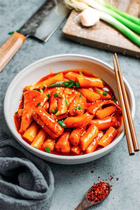 Easy Vegan Tteokbokki Spicy Korean Rice Cakes Recipe Spicy Recipes Korean Street Food