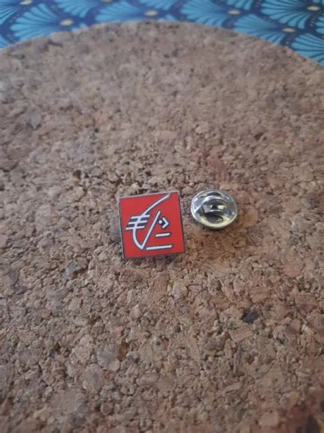 Pin S Caisse D Pargne Banque Bank Argent Monney Atm Pin Pins Badge