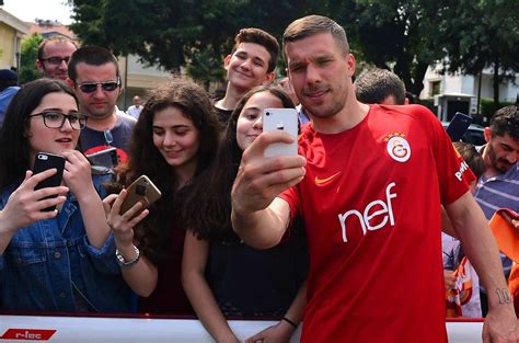 Lukas Podolski spricht über Titelkampf in der Türkei und Transfers