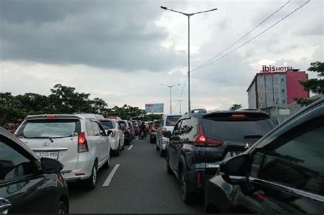 15 Ribu Kendaraan Keluar Masuk Bandung Via Tol Pasteur Pada H 3 Lebaran