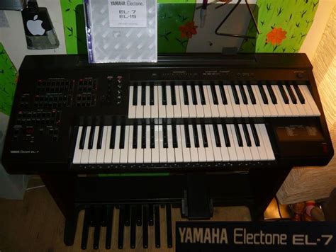 Compact Yamaha Electone Organ El7 Dual Keyboard With Pedals Includes