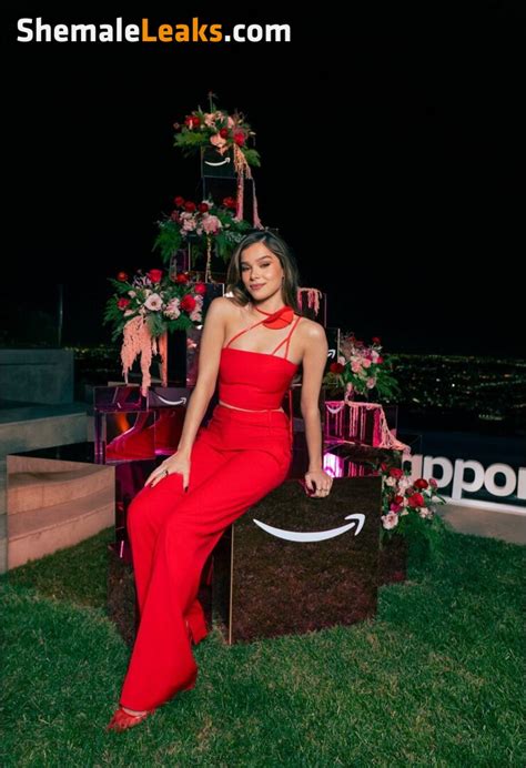 Hailee Steinfeld Haileesteinfeld Https Leaked Nude OnlyFans Photo ShemaleLeaks