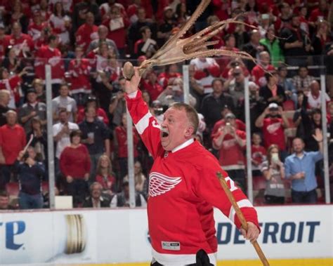 Red Wings Fans Threw 35 Octopuses On Ice In Joe Louis Arena Farewell