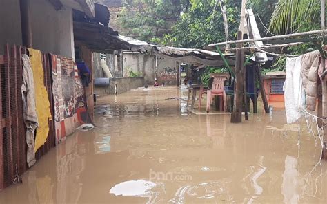 Diguyur Hujan Deras Rw Di Dki Jakarta Terendam Banjir Berikut