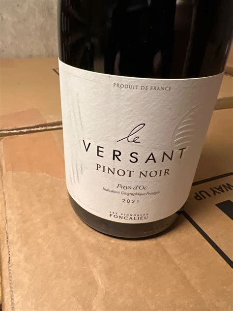 Les Vignobles Foncalieu Pinot Noir Vin De Pays D Oc Le Versant