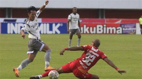 Inilah Daftar 9 Pemain Persib Bandung Yang Dikabarkan Akan Hengkang