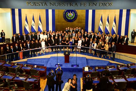 Nuevas Ideas Reduce Diputados Y Cambia Sistema Electoral Revista Factum