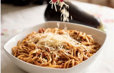 Linguini à la sauce tomate et aubergine La Métropole