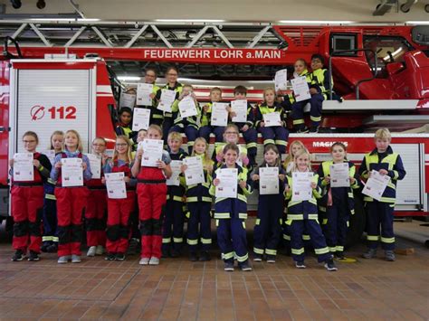 Kinderfl Mmchen Freiwillige Feuerwehr Lohr A Main