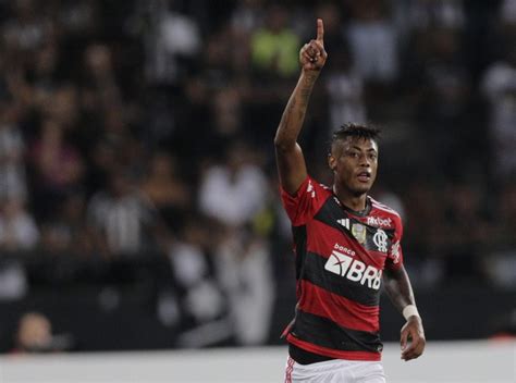 Flamengo trava renovação de Bruno Henrique que se sente desprestigiado