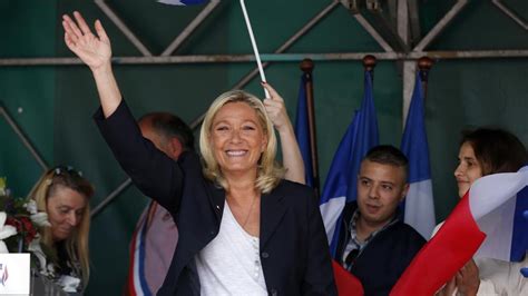 Sondage Marine Le Pen serait en tête de la présidentielle de 2017