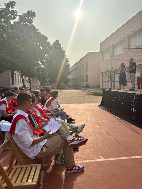 Graduación de ciclos formativos SMR DAM y ASIR Curso 22 23 IES