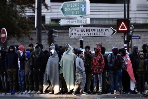 A Paris De Plus En Plus De Migrants Afghans Arrivent Depuis L