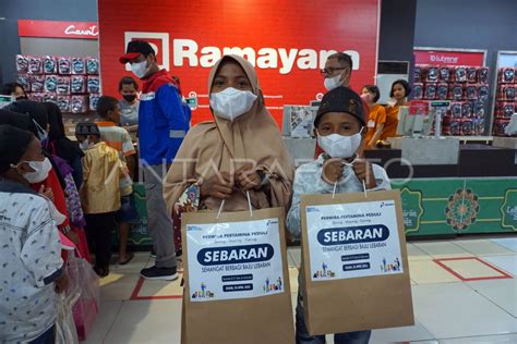 PERTAMINA RU VII KASIM BERBAGI KASIH LEBARAN ANTARA Foto